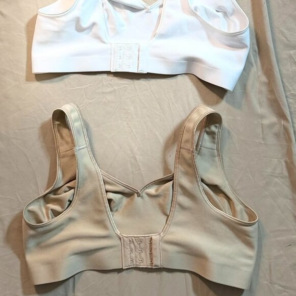 THREE Hanes Comfort Evolution wireless bras (1 black, 1 white, 1 taupe) L / 36D - Picture 13 of 14